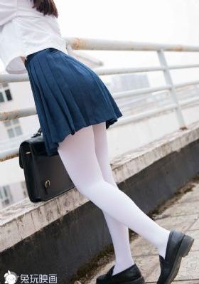 女人迈开腿让男生吃草莓_4K在线观看视频