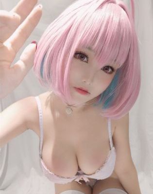 欧美时尚皮衣街拍男_4K电影在线观看